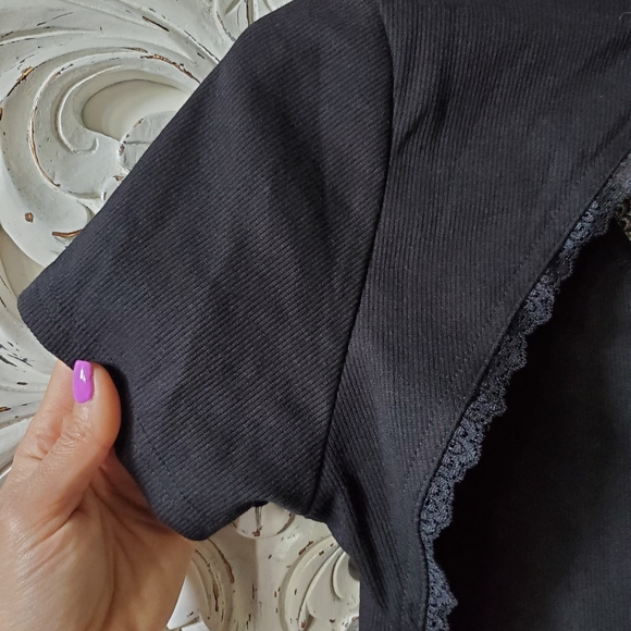 Black open back tie crop top - Picture 10 of 16